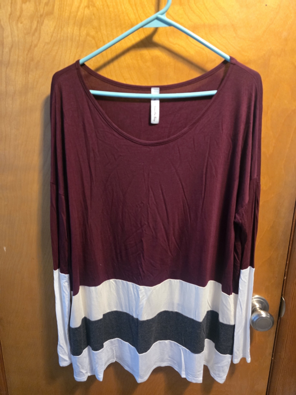 3/$15 Vanilla Bay Burgundy Colorblock Long Sleeve Top with White & Charcoal